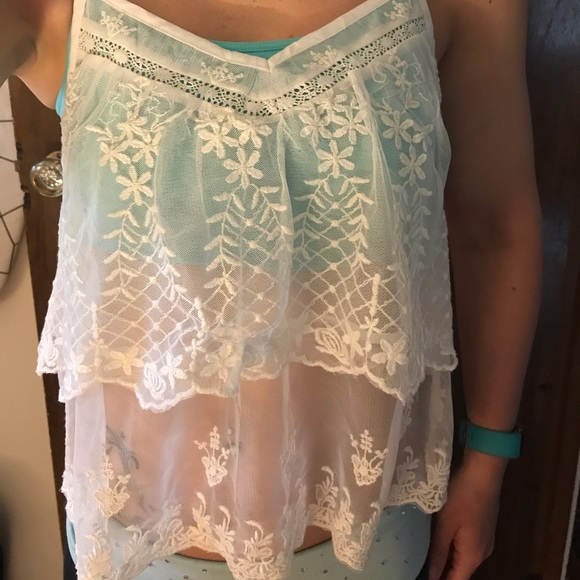 American Eagle Crop Top - Picture 4 of 4